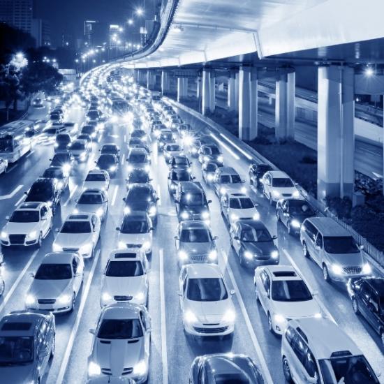 L’empreinte carbone des frontaliers : le coût environnemental des trajets quotidiens en voiture