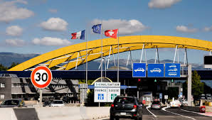 Frontaliers et respect des règles en Suisse : éducation ou pression permanente ?